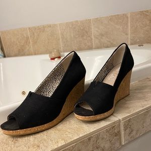 Toms wedges size 9 (worn ONCE)